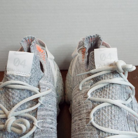 🆕️Nike Space Hippie 04 This Is Trash Crimson White Grey Women sz 13, CD3476-100 - Picture 3 of 7